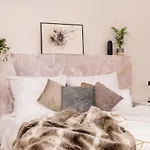 90sqm 2BR Biz LOFT - 5min Central Station